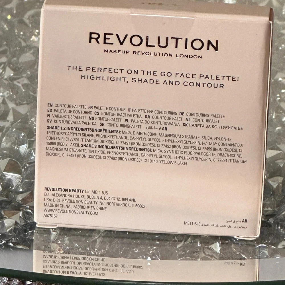 NIP Revolution Makeup London Face Powder Contour Compact.